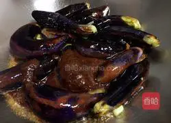 Illustration of how to make sauced eggplant 5