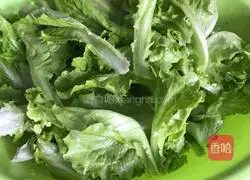 Illustration of how to make lettuce with chili sauce 1