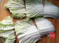 Illustration of how to mix cabbage with vermicelli 4