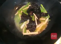 Illustration of three-medicine lettuce and fried fungus 11