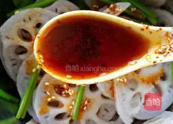 Illustration of how to make spicy cold lotus root slices 6