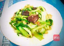 Illustration of how to stir-fry rapeseed with mushrooms 9