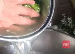 Illustration of how to make pickled cucumbers 10