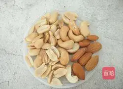 Cold lettuce with nuts Practice illustration 4