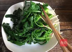 Illustration of how to make red-billed green parrot 5