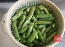 Illustration of how to make boiled peas 1