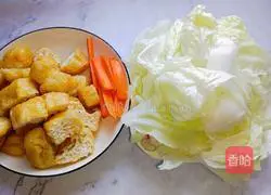 Illustration of how to make cabbage, tofu and vermicelli stew pot 1