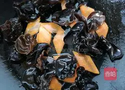 Illustration of how to make fried fungus with zucchini 6