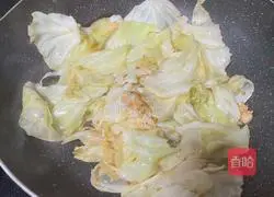 Illustration of how to make vinegar hand-shred cabbage 10