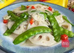 Illustration of how to make fried lotus root slices with snow peas 10