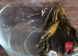 Illustration of how to make cold kelp shreds 1