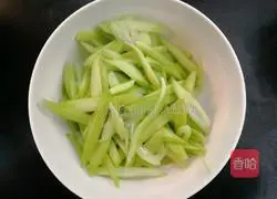 Spicy Illustration of how to make stir-fried kale 2