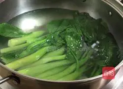 Illustration of how to make boiled kale 3