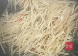 Textbook-level spicy and sour potato shreds recipe 7