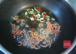 Illustration of how to make cold shredded radish 6