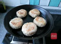 Illustration of how to make sesame pancakes 14