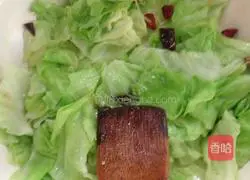 Illustration of how to make hand-shredded cabbage 4