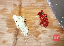 Illustration of how to make cold mulberry leaf sprouts 3