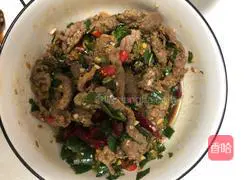 Illustration of how to make spicy cold tender beef 5