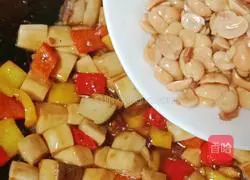 Illustration of how to stir-fry king oyster mushrooms with colored peppers 11