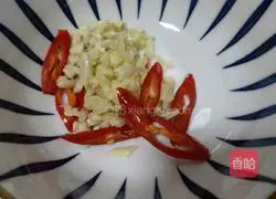 Illustration of how to make enoki mushrooms and cucumbers 1