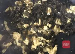 Illustration of how to make ground eggs 4