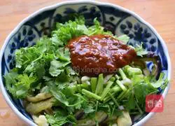 Illustration of how to make eggplant with sauce 5