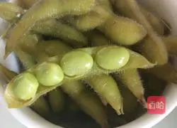 Illustration of simple salted edamame beans 5