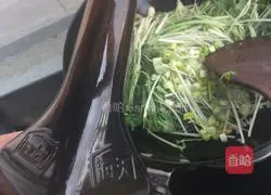 Illustration of how to make garlic crystal dishes 6