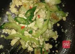 Illustration of how to make luffa and scrambled eggs 9