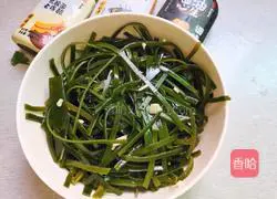 Illustration of how to make cold kelp shreds 6