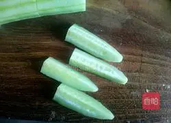 Illustration of how to make cold cucumber 4