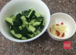 Illustration of how to make cold cucumbers 3