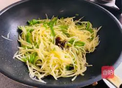 Illustration of how to make green pepper and potato shreds 5