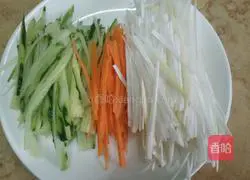 Illustration of the new cold three shredded vegetables 2