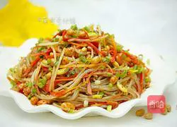 Illustration of how to mix soybean sprouts with vermicelli 10