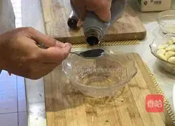 Illustration of how to make black pepper crispy tofu 4