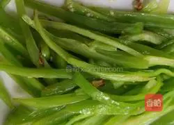 Illustration of how to make stir-fried king oyster mushrooms 3