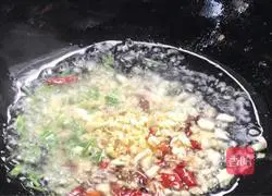 Illustration of how to make spicy and smelly dried seeds 8