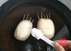 Honey glutinous rice lotus root recipe illustration 7