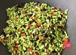 Illustration of how to make a fly head 17