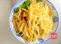 Illustration of how to make spicy and sour potato shreds 4