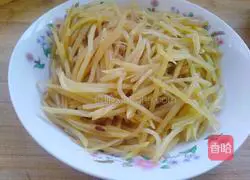 Illustration of how to make vinegar-coated potato shreds 4