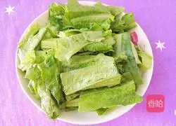 Illustration of how to stir-fry yam and lettuce 4