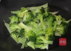 Illustration of how to stir-fry broccoli 4