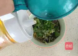 Illustration of how to make cold cucumber 16