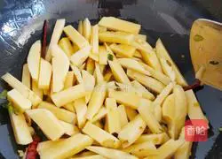 Illustration of how to make celery and potato sticks 4