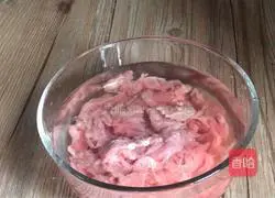 Illustration of how to make purslane mixed with beef 3