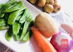 Illustration of how to make fried lotus root slices with snow peas 1