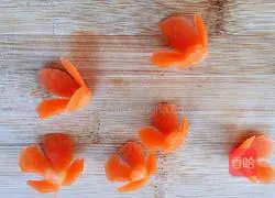 Illustration of how to steam shredded carrots 8